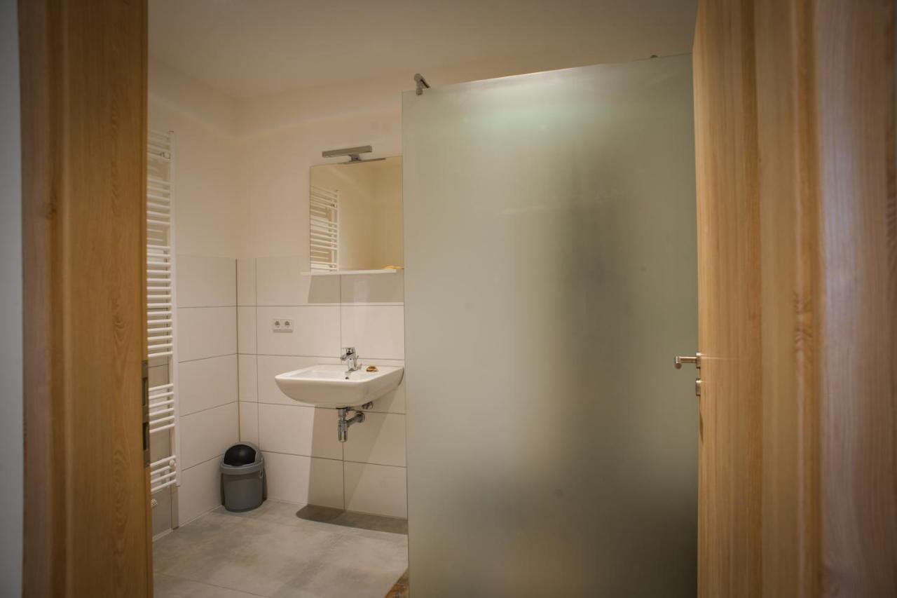Uebernacht Erfurt Hotel ภายนอก รูปภาพ